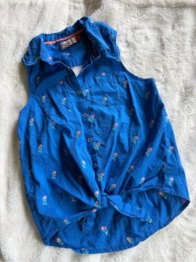 SO Blue Sleeveless Button-Front Tie Hem Floral Embroidered Top